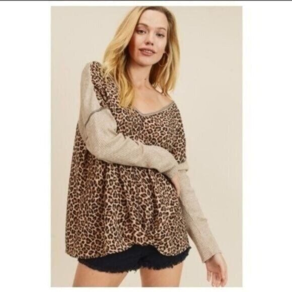 Leopard Print V-Neck Long Sleeve Top W/Beige Ribbed Contrast-NEW - Picture 4 of 8